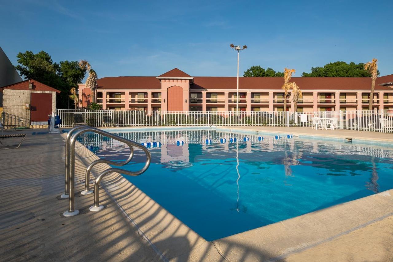 Red Roof Inn Virginia Beach-Norfolk Airport Екстер'єр фото