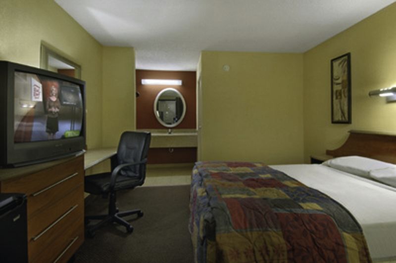 Red Roof Inn Virginia Beach-Norfolk Airport Екстер'єр фото